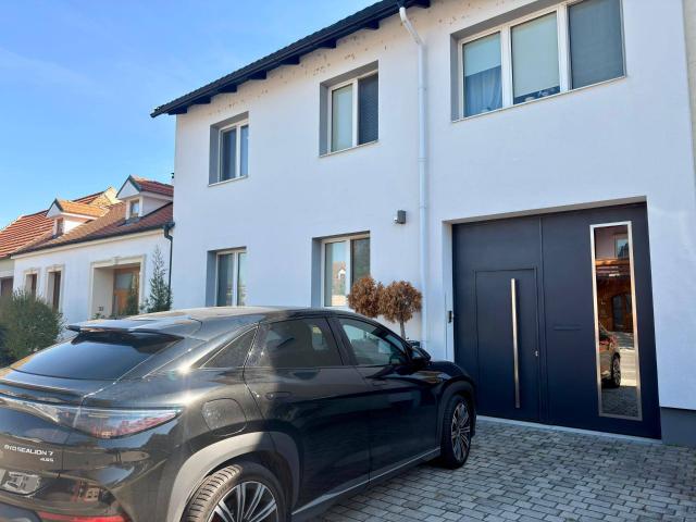 Hochwertig möbliertes Einfamilienhaus mit privatem Wellnessbereich nahe Neusiedler See