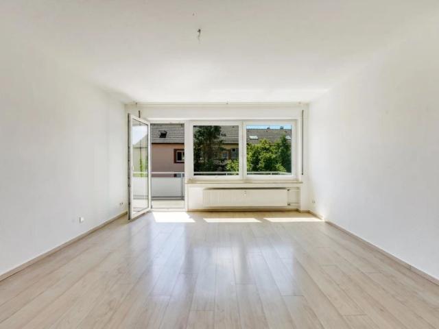 hochwertig modernisiert hell & sonnig ruhig & zentrumsnah Süd Balkon Einbauküche Übernahme möglich