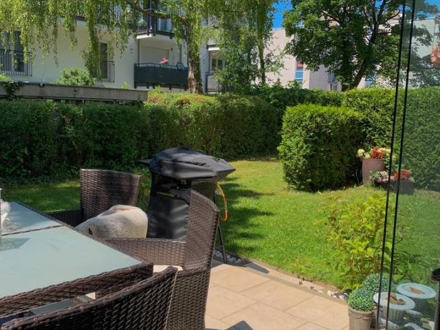 Hochwertig modernisierte 4,5 Zimmer Gartenwohnung