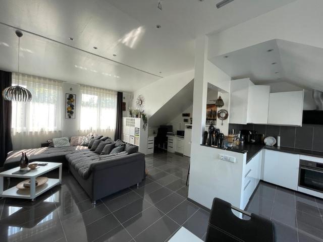 Hochwertig neu ausgebaute 3 Zimmer Wohnung mit Fußbodenheizung