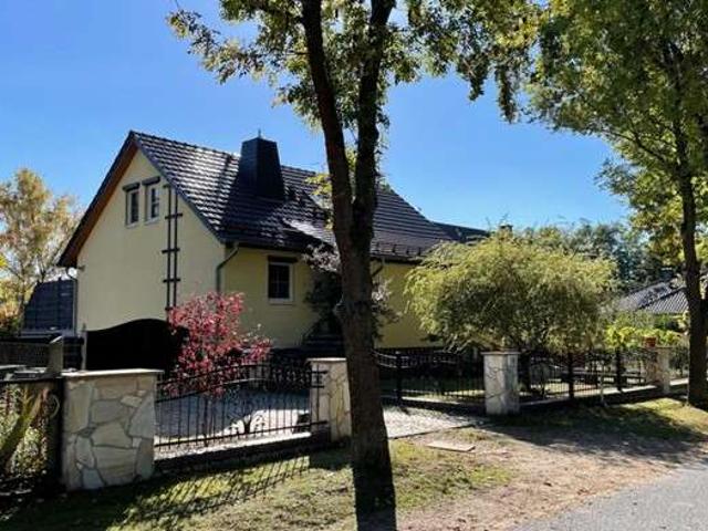 Hochwertig ausgebautes Einfamilienhaus mit viel Nebengelass und Garten