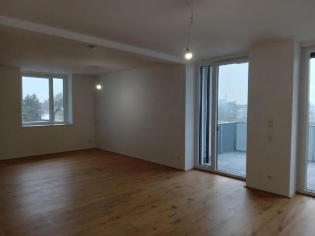 hochwertig ausgestattete 3 Zimmer Wohnung mit großzügigem Balkon und möblierter Küche