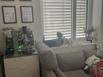 hochwertig ausgestattete 3 Zimmer Wohnung mit großzügigem Balkon und möblierter Küche