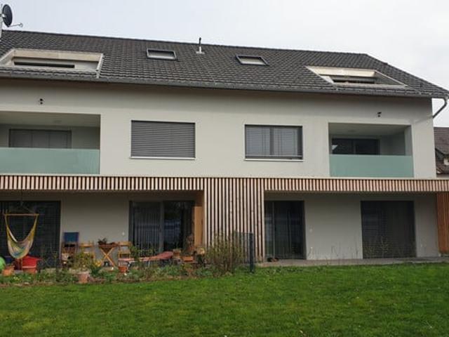 Hochwertig ausgestattete 2 Zimmer Wohnung mit Balkon in Kleinwohnanlage