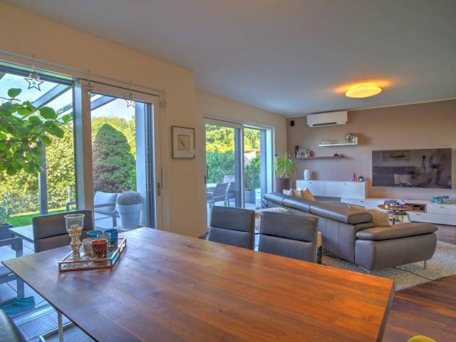 Hochwertig generalsanierte Wohnung mit Terrasse und gepflegtem Garten