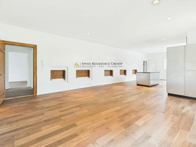 Hochwertig renoviert mit Bauernhaus Charme, grosser Veranda und Seesicht