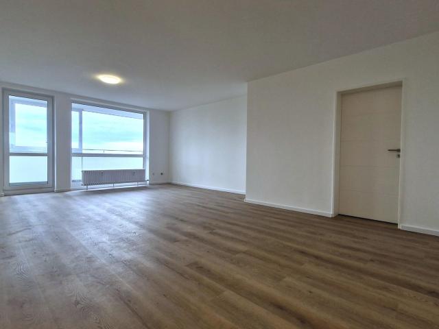 Frisch renoviert, ohne Provision >> 3 Zimmer Eigentumswohnung, Balkon & Tiefgarage