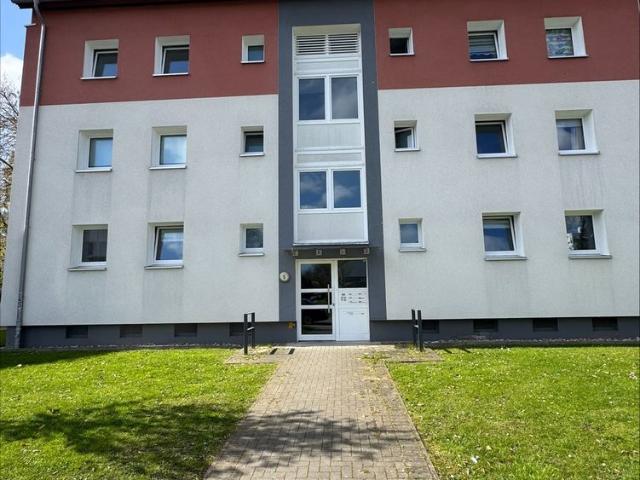 Hochwertig renovierte 2,5 Zimmer Wohnung mit sonnigem Balkon – jetzt entdecken!