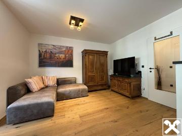 Hochwertig renovierte 2 Zimmer Wohnung