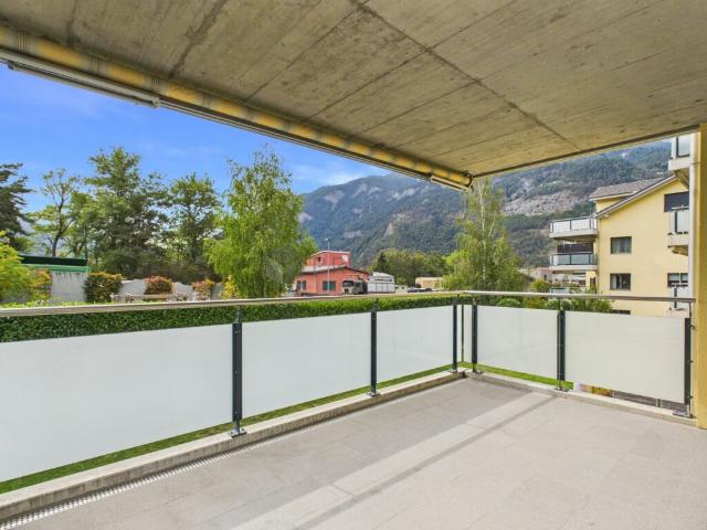 Hochwertig renovierte 4.5 Zimmer Wohnung mit sonniger Südterrasse in Trimmis