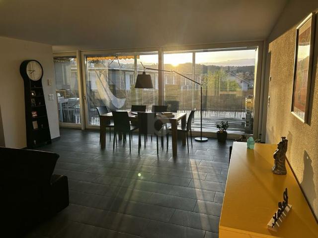 HOCHWERTIG & STYLISCH MIT SONNIGEM BALKON!
