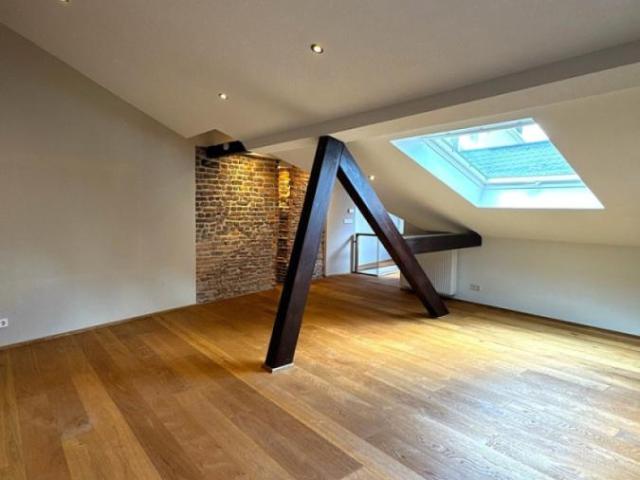 Hochwertig sanierte Maisonette Wohnung auf dem St. Johanner Markt