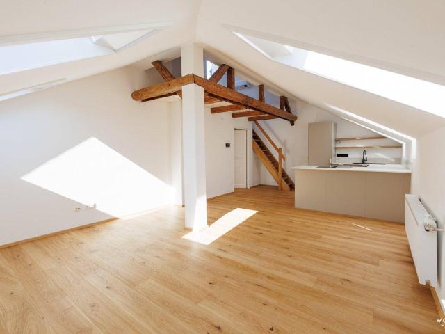 Hochwertig sanierte Maisonette Wohnung in Bestlage von 1120: Dachterrasse mit Weitblick | Klimaanlage | 2,5 Zimmer