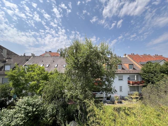 Hochwertig sanierte DG Wohnung in Laim