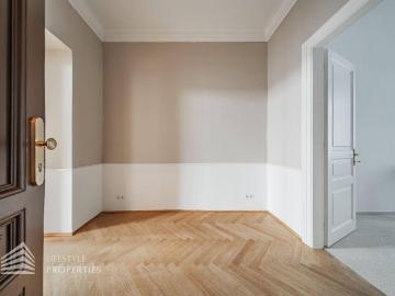 Hochwertig sanierte 2 Zimmer Altbauwohung in ruhiger Lage des 9. Bezirks! Nähe Liechtensteinpark