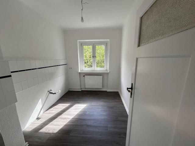 Hochwertig sanierte 2 Zimmer Wohnung