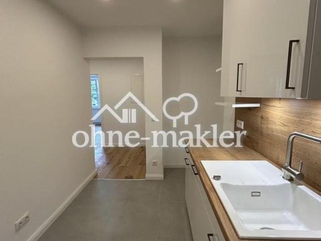 Hochwertig sanierte 2 Zimmer Wohnung Erstbezug mit Balkon und neuer Einbauküche Kernstadt