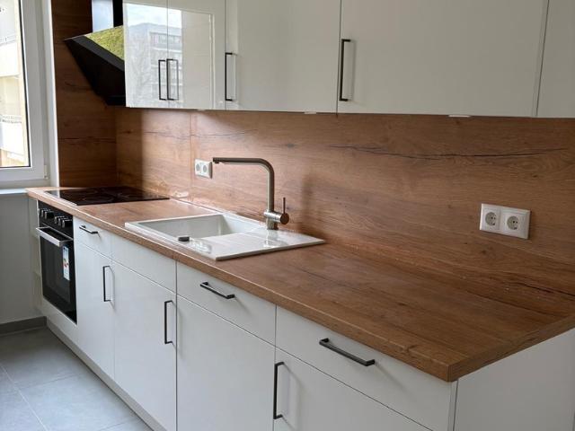 Hochwertig sanierte 2 Zimmer Wohnung Erstbezug mit Balkon und neuer Einbauküche