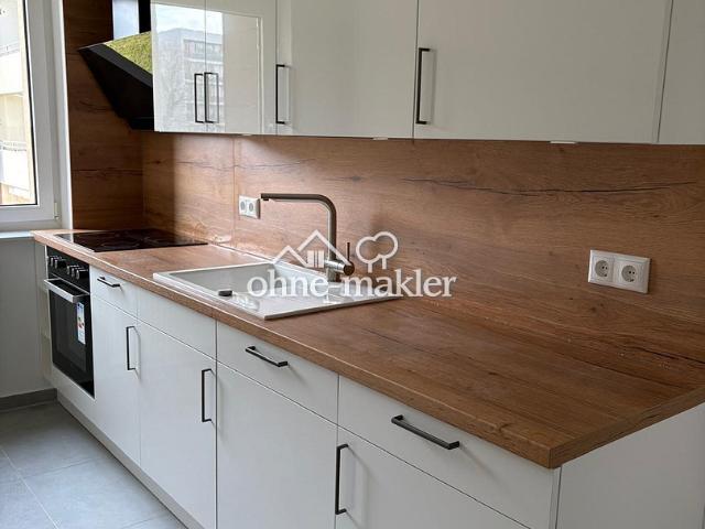 Hochwertig sanierte 2 Zimmer Wohnung Erstbezug mit Balkon und neuer Einbauküche