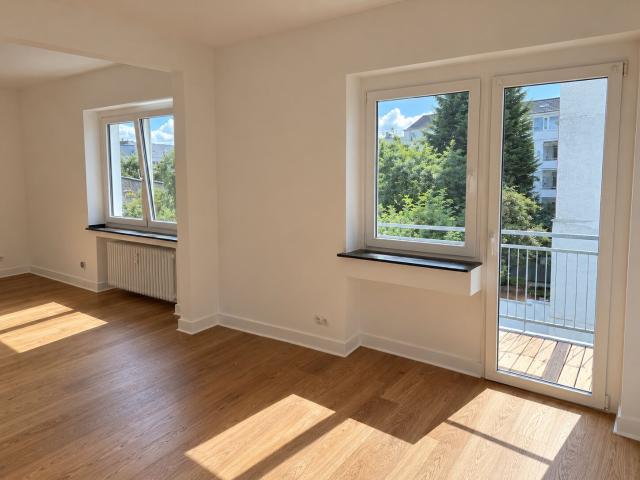 Hochwertig sanierte 2 Zimmer Wohnung mit Balkon in Düsseldorf Oberkassel
