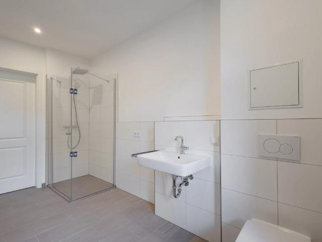 Hochwertig sanierte 3,5 Zimmer Wohnung mit eigenem Stellplatz im Innenhof – WE08