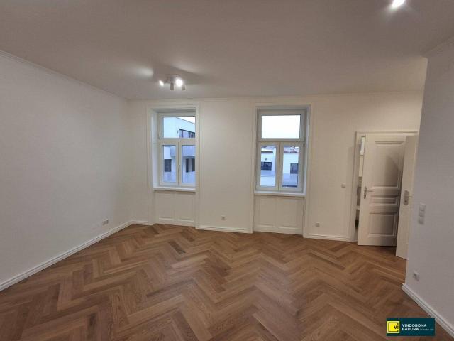 Hochwertig sanierte 3 Zimmer Altbauwohnung, in begehrter Lage Erstbezug!