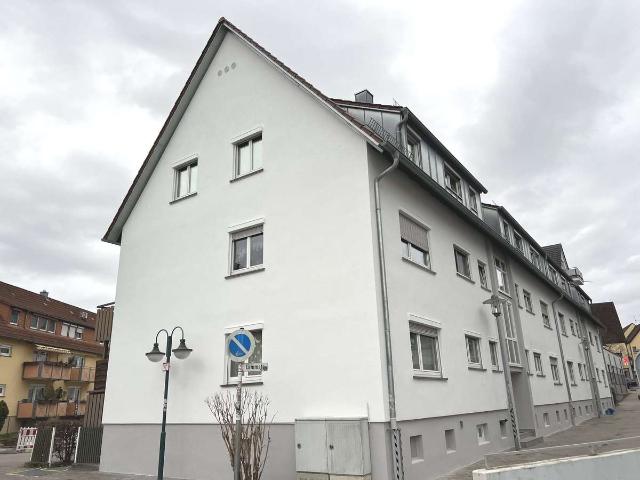Hochwertig sanierte 3 Zimmer Wohnung mit Balkon + extra Hobbyraum