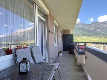 Hochwertig sanierte 3 Zimmer Wohnung mit traumhaftem Ausblick