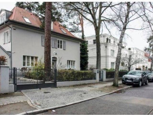 Hochwertig sanierte 3 Zimmer Wohnung, teilmöbliert – Berlin Westend, Top Etage