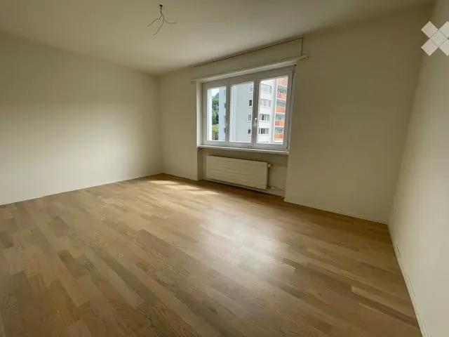 Hochwertig sanierte 4.0 Wohnung im 5. OG in Wattwil Weitsicht