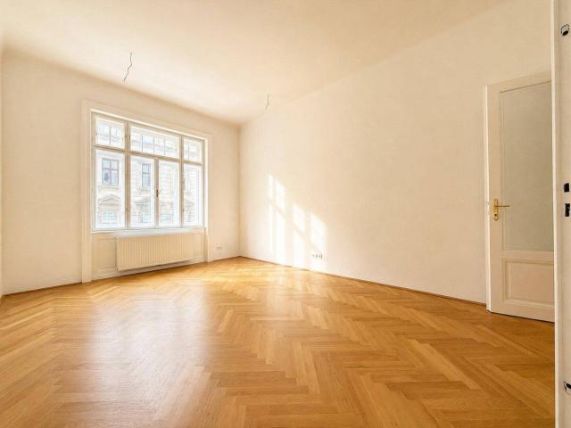 Hochwertig und in Top Zustand! Altbauwohnung mit Lift, 3,40 m Raumhöhe & Designbad Perfekte City Wohnung