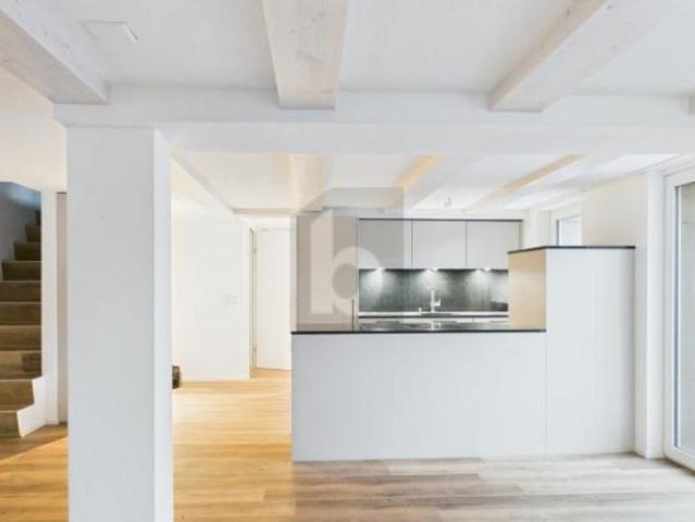 HOCHWERTIG UND KOMPLETT RENOVIERT