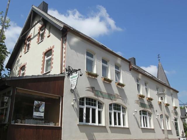 Hochwertige 4 Raum Wohnung in Waldrandlage