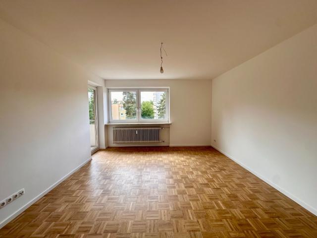 Hochwertige 4 Zimmer Wohnung mit Balkon in Nürnberg Langwasser
