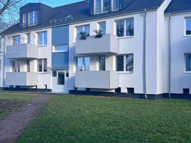 Hochwertige 4 Zimmer Wohnung mit Balkon und 84,33 m² in Enger