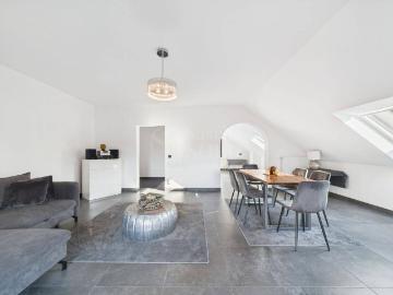 Hochwertige 4 Zimmer Wohnung mit Loggia & Stellplatz in beliebter Lage von Kirkel Neuhäusel
