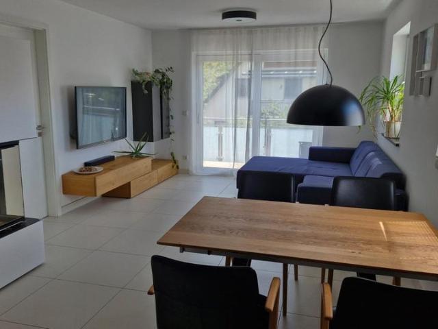 Hochwertige 4 Zimmer Maisonette mit Südbalkon von privat