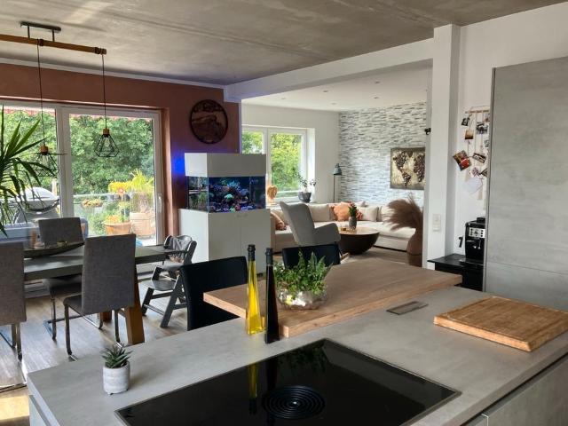 Hochwertige 4 Zimmer Maisonette, 152qm, Balkon, Garage