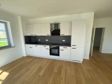 HOCHWERTIGE 4 Zimmerwohnung mit Vinyl, 2 Bädern und Einbauküche