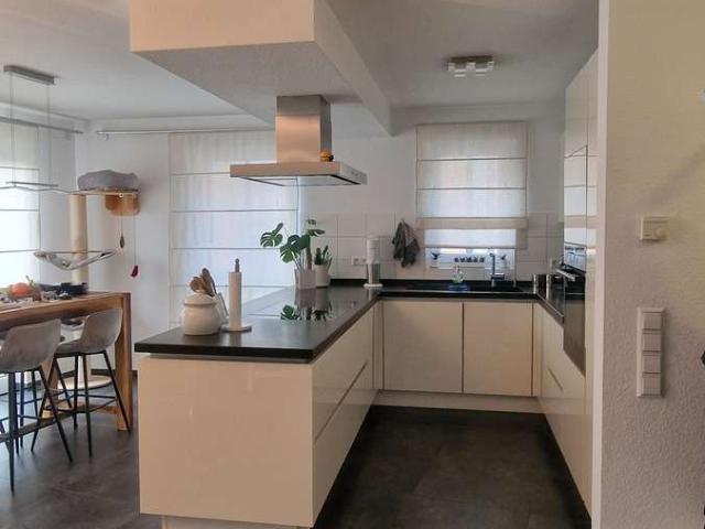 Hochwertige 4 Zimmerwohnung: Top Lage, moderner Schnitt und Garage Esslingen Innenstadt