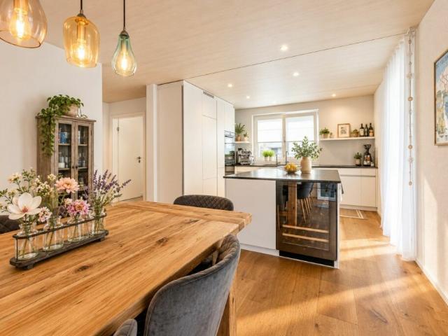 Hochwertige 4.5 Zimmer Gartenwohnung in ruhigem Familienquartier ohne Durchgangsverkehr