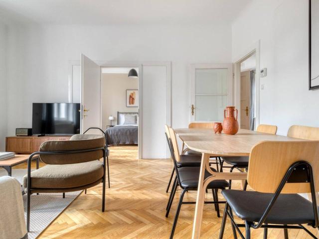 Hochwertige 5 Zimmer Wohnung neben Schönbrunn, mit privatem Balkon und Gemeinschaftsgarten VIE178
