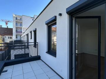 hochwertige 1 Zimmerwohnung mit zwei Terrassen Top Ausstattung!