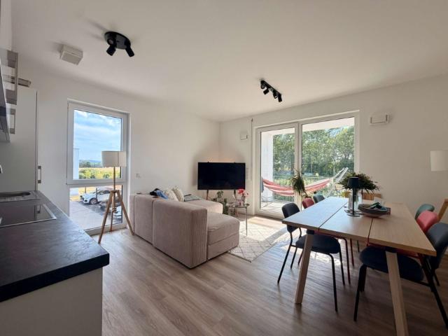 Hochwertige 2 Zimmer Wohnung mit Aufzug und Einbauküche in Butzbach Nieder Weisel