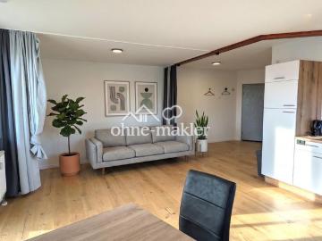 Hochwertige 2 Zimmer Wohnung mit Balkon, Aufzug, neuer Küche