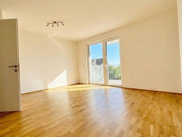 Hochwertige 2 Zimmer Wohnung mit Balkon in moderner Wohnanlage