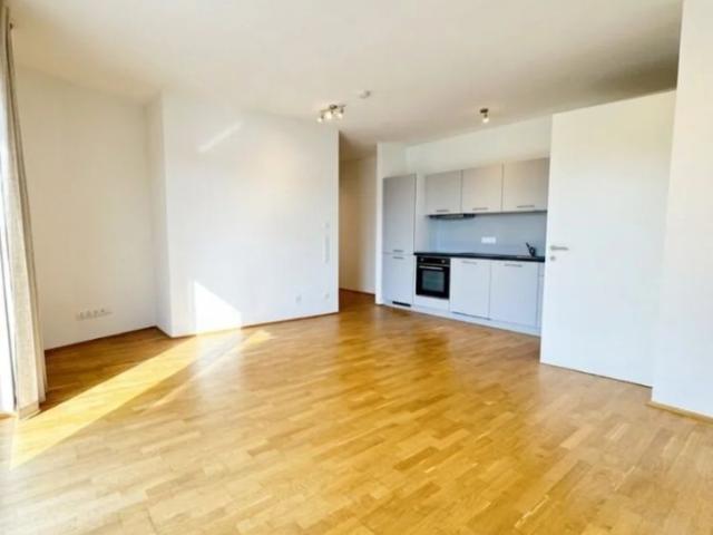 Hochwertige 2 Zimmer Wohnung mit Balkon in moderner Wohnanlage