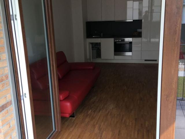 Hochwertige 2 Zimmer Wohnung mit Balkon und Aufzug in Frankfurt am Main