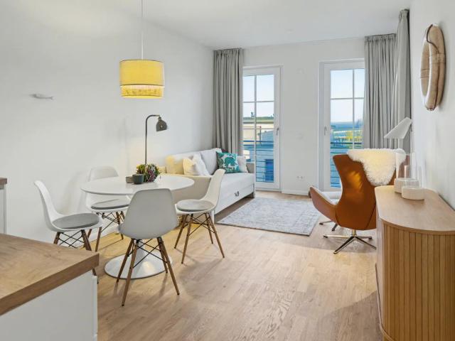 Hochwertige 2 Zimmer Wohnung mit Balkon und Wasserblick