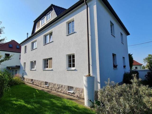 + + hochwertige 2 Zimmer Wohnung mit Kamin in Top Lage + +